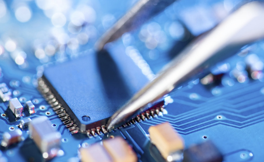 雷二趣说|我国在芯片领域的发展，能不能实现自给自足？还是非常有希望的