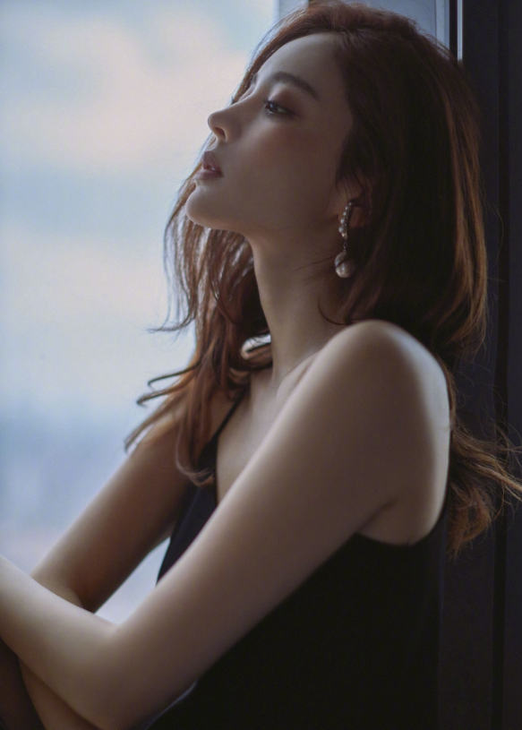 古力娜扎|娜扎新作造型曝光,青色连衣裙仙气满满,出演貂蝉真是本色出演!