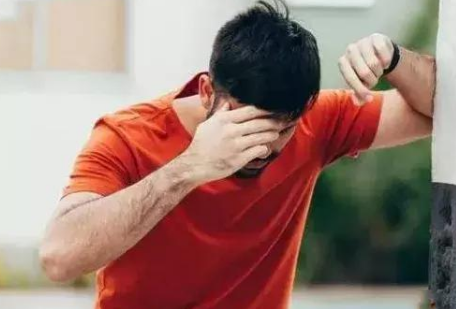 医生|16岁女孩疑似怀孕，甲状腺癌晚期，医生：2水天天喝，是在毒杀甲状腺