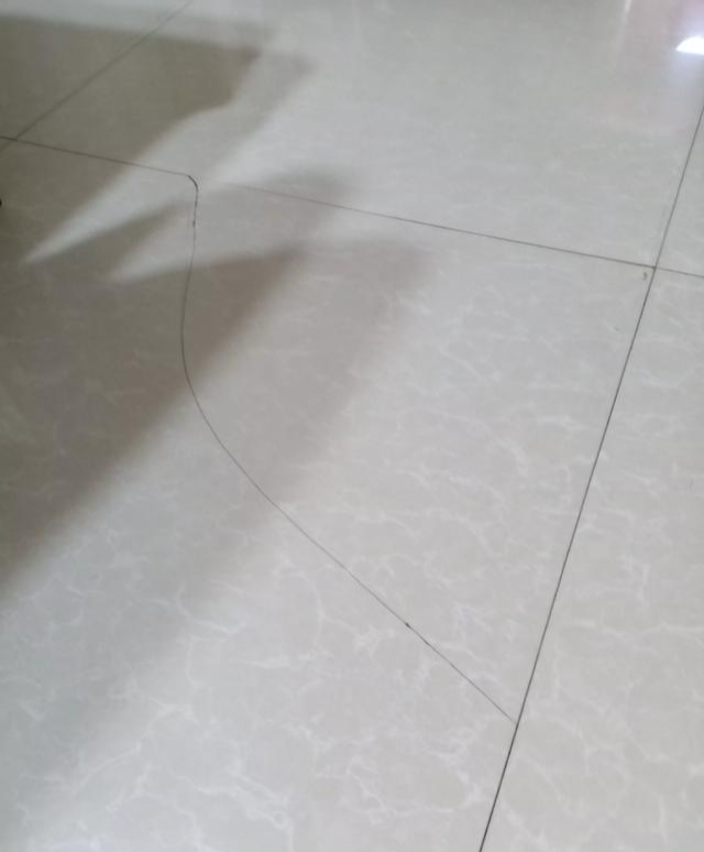 |家里的地砖好多都翘起来了，怎么办？