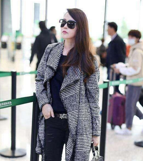 伊能静|伊能静19岁出道至今已步入辣妈行列，依然保持少女风采，秘诀其实很简单