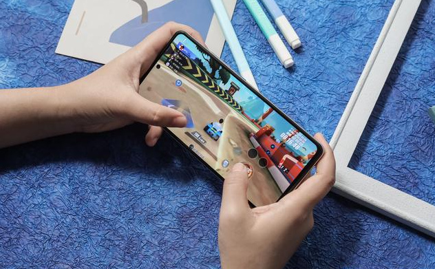 黄兵|想买一部性价比较高的手机,价格在2000~4000左右,打游戏最爽的,内存最好512G的