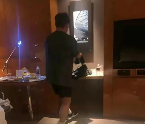 谭咏麟|71岁谭咏麟首次回应绯闻，正式宣布：明年开始减少工作量！