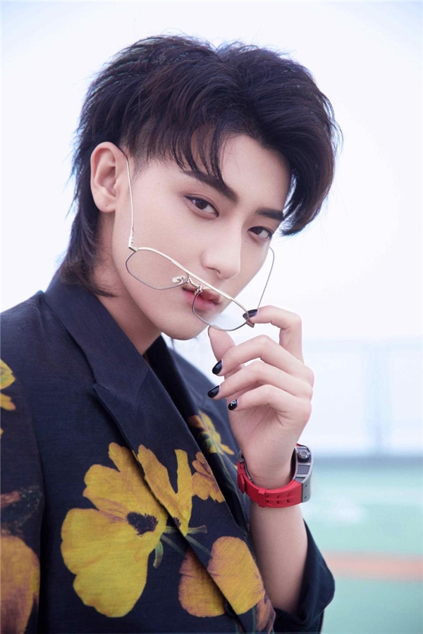 便秘|黄子韬这些年到底经历了什么？