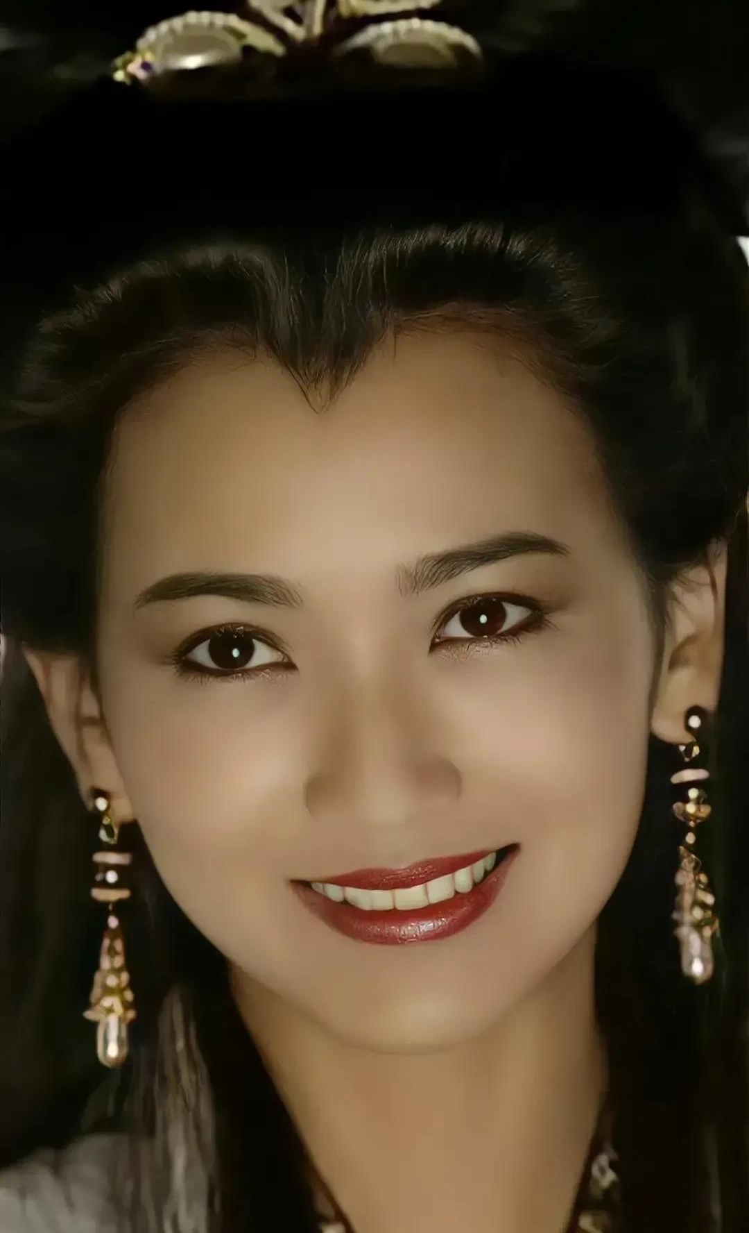 赵雅芝|女神赵雅芝：3个孩子2个爹，4个男人爱得死去活来，1个被逼出家