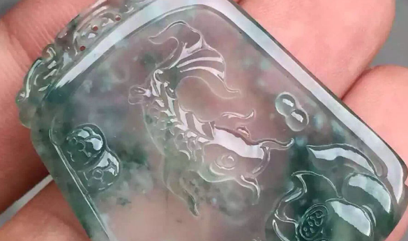 核桃|不要盘玩核桃了，小道消息称很有可能会致癌，也只有翡翠才能养生