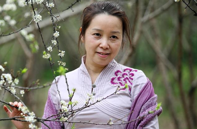 养生小盛|胃炎腹痛冒冷汗，吃奥美拉唑有用吗？医生：坚持2个习惯，或好转