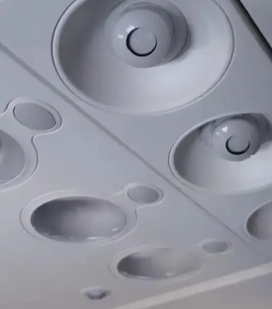 GirlDaily “不要在飞机上吃这些东西!”美国前空姐一个曝光视频,网友们彻底惊了