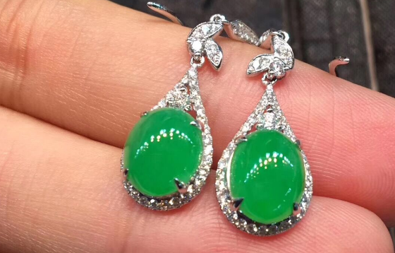 翡翠|翡翠上蜡到底好不好？了解了为什么上蜡，你就知道了