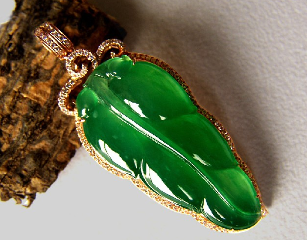 翡翠|鉴定翡翠的基本常识你知道吗？只要具备这些特点，那就值得收藏