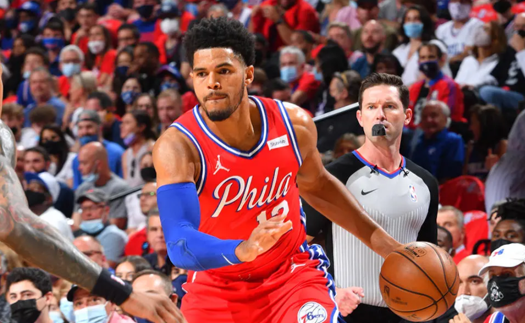 76人队|无缘26分大逆转！76人爆冷惜败，恩比德空砍39+9，特雷杨35+10封神