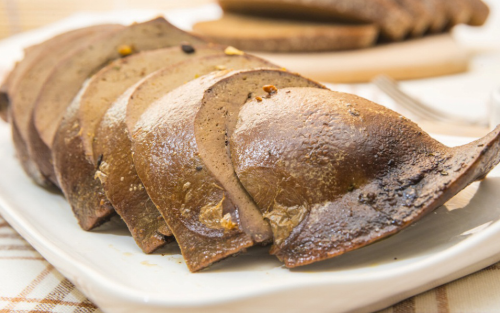 睡眠|面部出现3种异常，说明肝已“硬如磐石”，占一个，也要早做检查