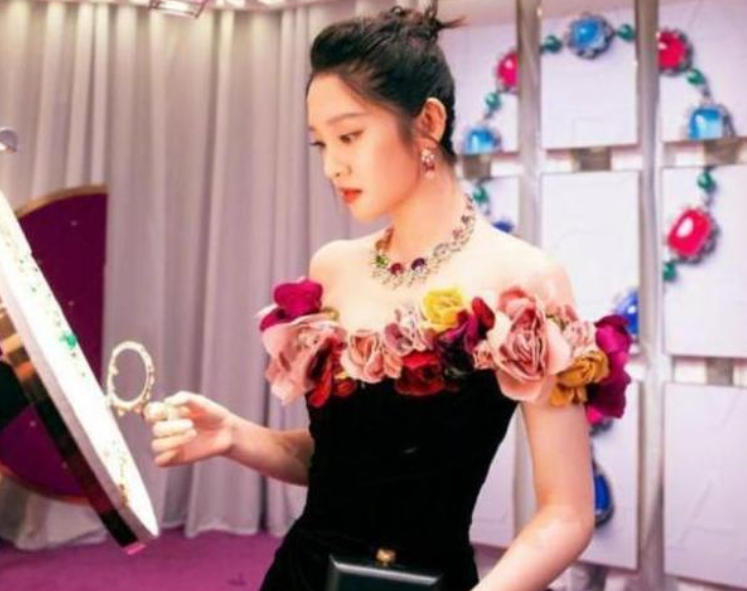 唐艺昕|有种“整容”叫结婚一年后，张若昀没啥变化，唐艺昕已经认不出来