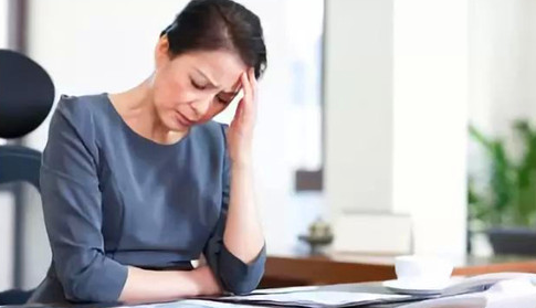 失眠|每天晨起2个馒头，确诊肝癌，医生指出：常吃2种食物，肝离“报废”不远了