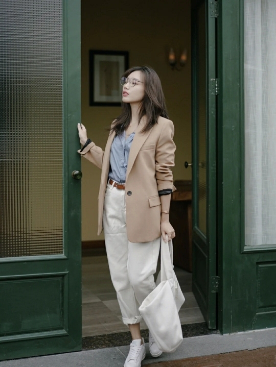 Blues蓝调时尚|还在为穿搭烦恼？这些必备的衣服是首要的选择，百搭不易出错