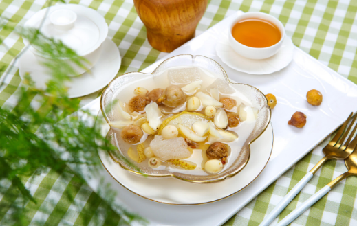 一诺诺诺诺|75岁退休医生透露：嘴边3种食物是“烂脾王”，少给孩子吃