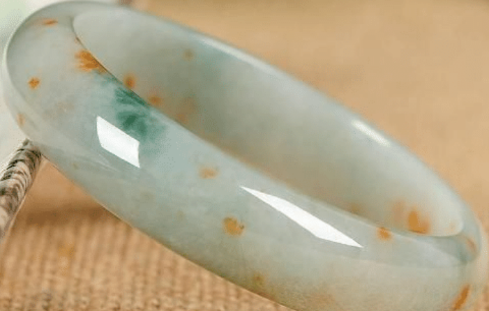 |关于翡翠你不知道的知识,洒金翡翠是如何形成的?如何挑选?