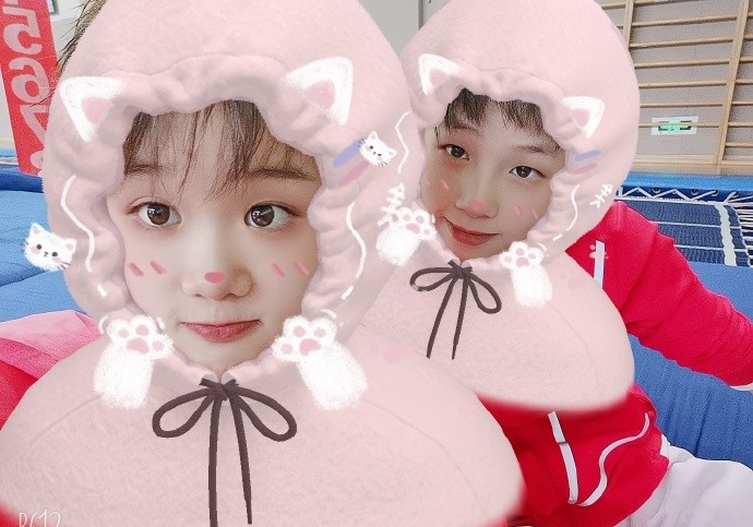 易烊千玺|张家齐5岁与郭晶晶合照，扎小辫好可爱，用12年追上了偶像郭晶晶