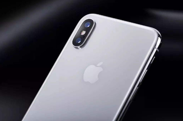 苹果|用的苹果11，自拍很清晰，而且光线好的话脸上的绒毛也能拍出来