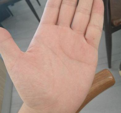 玄何师傅讲命理|这种手相的人，聚财能力弱，一生难有大富贵