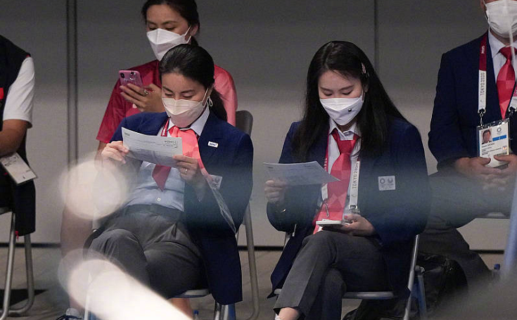 郭晶晶|太飒了！郭晶晶穿裁判制服亮相，中国队疑似遭压分，夺金遇波折