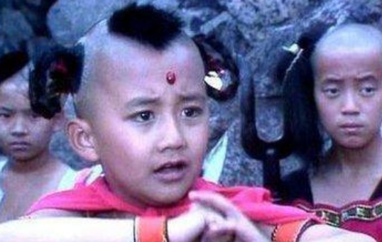 西游记|西游记“红孩儿”的扮演者,长大了在干啥?说出来你可能不信