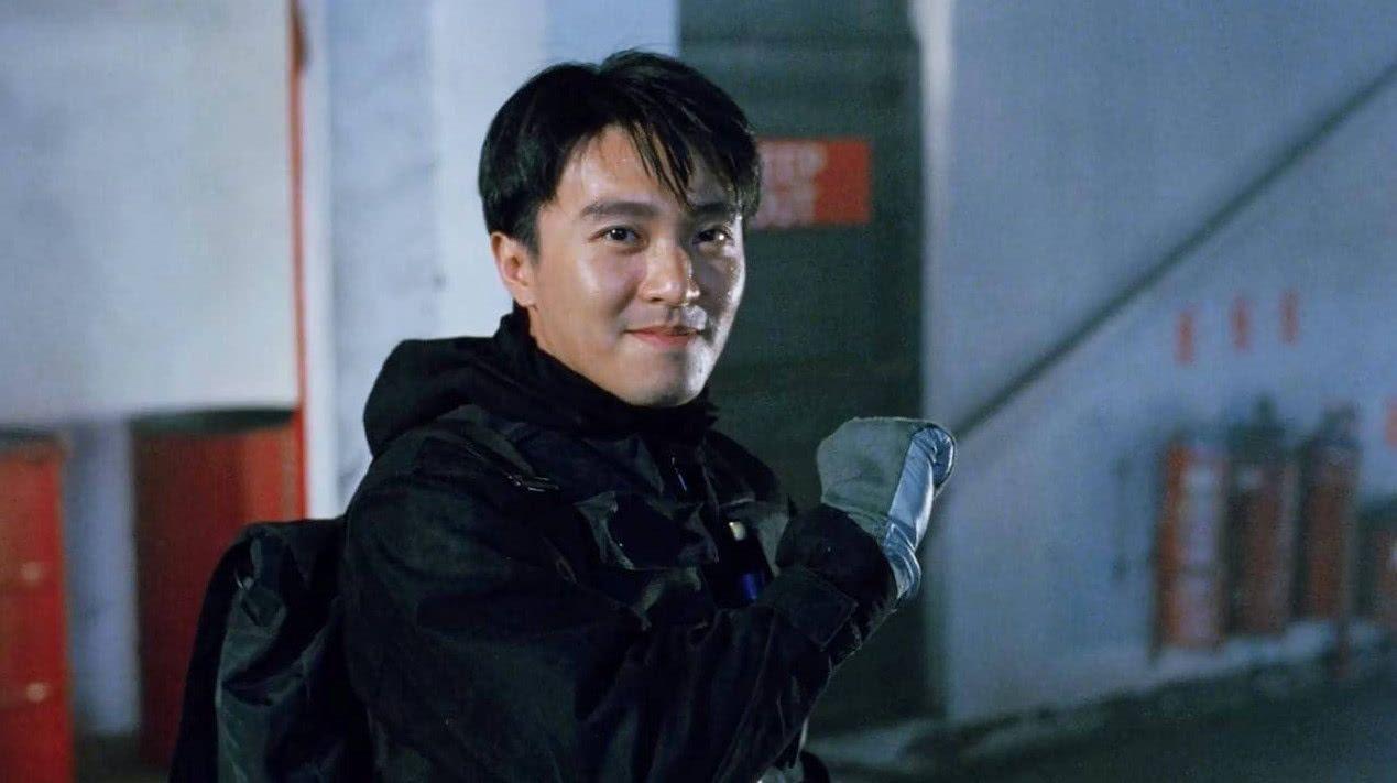 周星驰|周星驰不婚原因被揭开，吴孟达：她的离开，染白了星爷的黑发