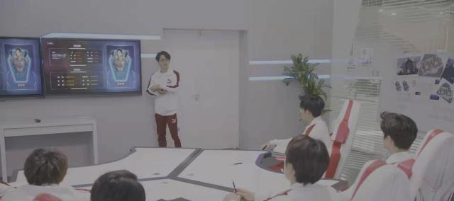 叶修|全职高手：为让莫凡加入兴欣，美人计都用上了，这是人干的事儿？