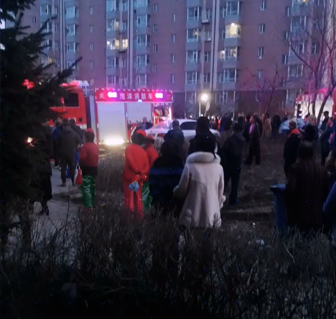 事故全球通 吉林一对母女11楼坠亡身亡，邻居回应“曾屋内打开煤气自杀”