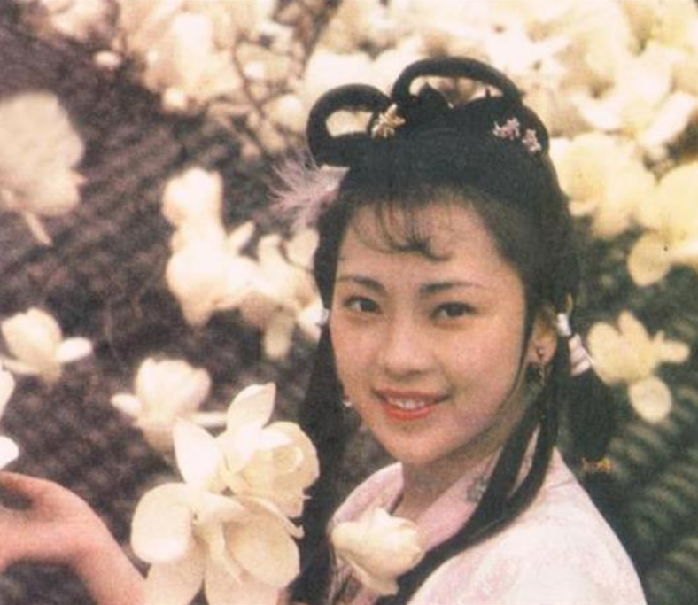 吕子乔|李连杰57岁似70，为利智放弃前妻，如今原配黄秋燕过得如何？