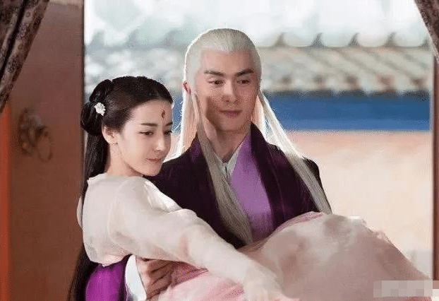 公主抱|为何电视剧里的“公主抱”那么轻松?看到全身照后,原谅我笑出了猪叫声!