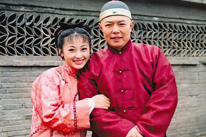 张铁林|曾是“回族第一美女”的她，被张铁林抛弃后，嫁富豪恩爱幸福