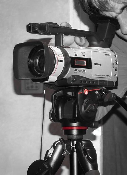 睡前de育儿经|请问跟拍运动镜头，怎么做到视频不抖？