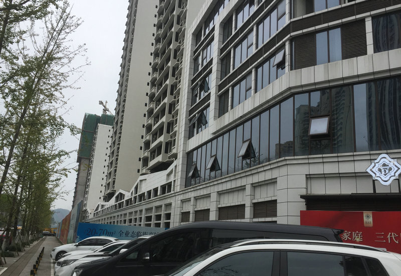 温州|从“一铺难求”到“无人问津”，乐山商业的鸿沟太宽了