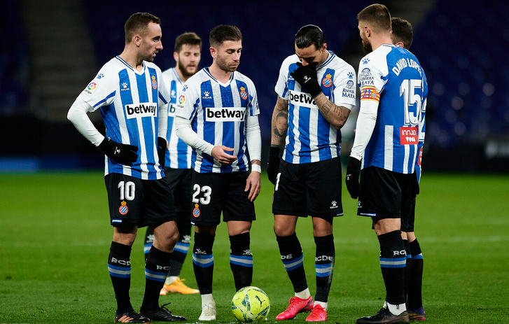 西班牙人|0-1到2-2！西班牙人爆7大冷+“3線雪崩”，武磊創(chuàng)4大恥辱，即將換帥