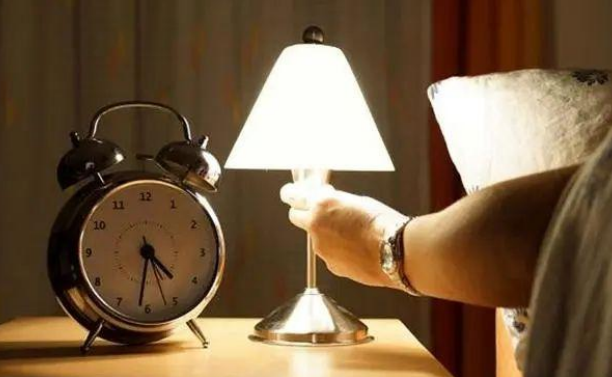 肝脏|男性晨起“3异常”，肝或已遍体鳞伤，占一个，就要尽快做肝CT