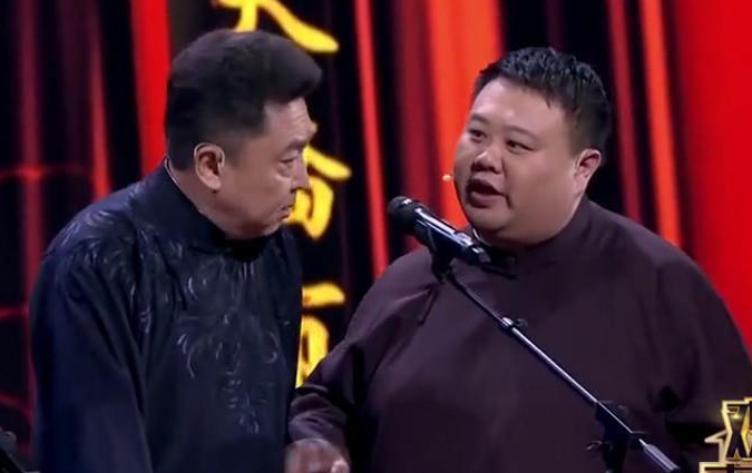 郭德纲|他是郭德纲的师弟，看着面善却纹着马头金刚，还有自己的公司