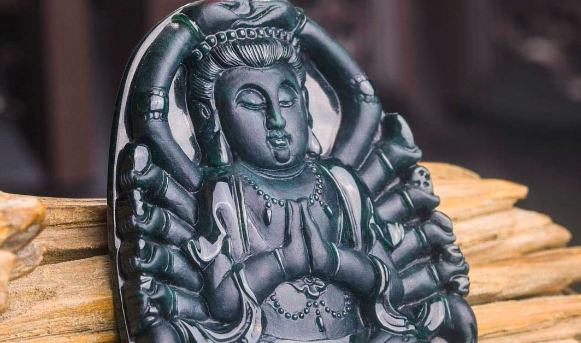 |?灰色的翡翠，是怎样形成的？哪些是品质高值得购买的