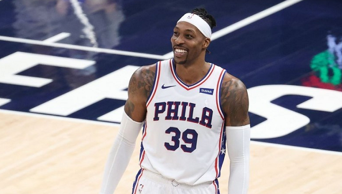 德怀特·霍华德|17分钟轰19+11！霍华德创赛季新高带队紧追篮网，湖人后悔吗？