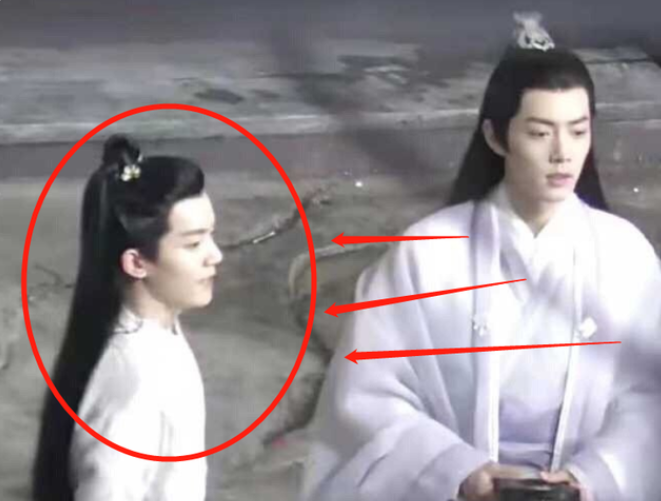 肖战|?《玉骨遥》横店热拍,时影朱颜配一脸,原相机下的肖战帅到路人