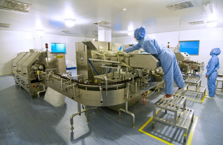 老猫聊职场 向良心老板致敬！东莞著名家具厂停产，全体员工却对老板依依不舍