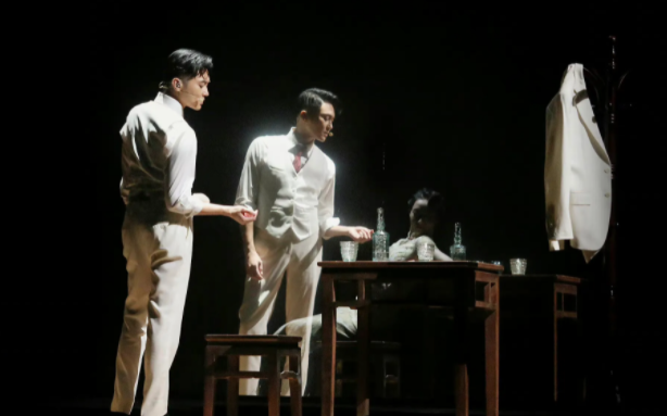 张智霖|张智霖跳扭腰舞！惹得袁咏仪嫉妒发文：这个快乐我之前也没有过