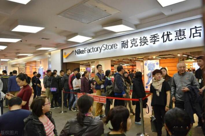 |李宁一手好牌打稀碎，本可弯道超车却“引火烧身”，国货出路在哪