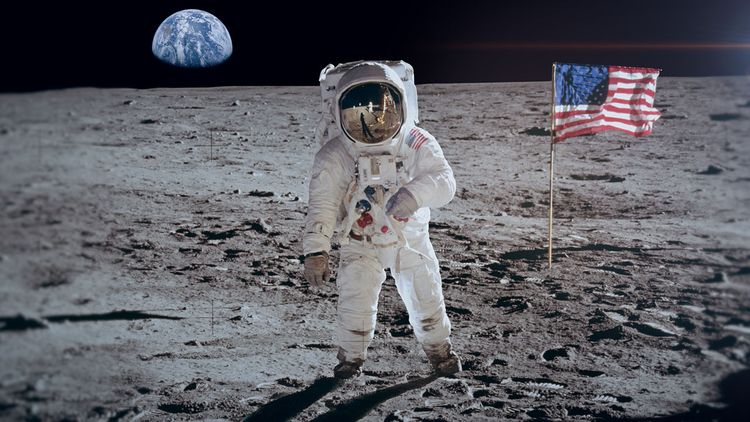 登陆火星 美国人登陆火星后，可以在上面插满美国国旗，然后霸占火星吗？