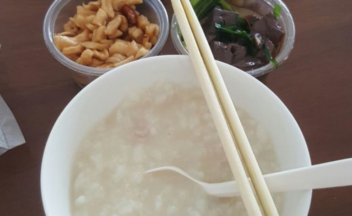 肝脏|肝科医生建议:停止食用“1早餐”,否则肝脏“烂如蜂窝”,趁早扔