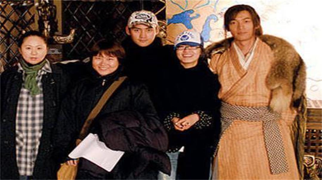 胡歌|23岁女孩为救胡歌去世，多年以后，以她命名的小学已经超过30所