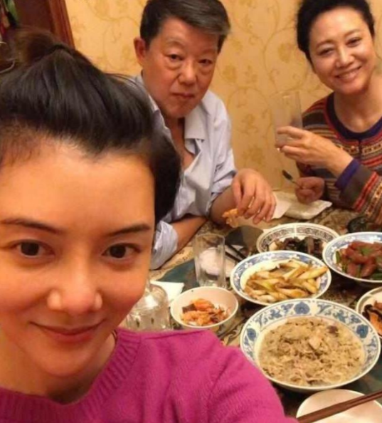 车晓|车晓“隐藏”38年的父亲，原来就是《亮剑》里的他，难怪不愿公开