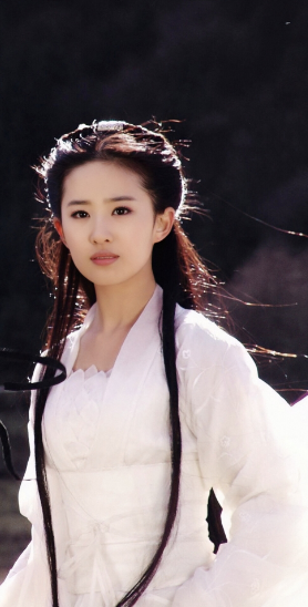 成毅|美女也要选对衣服！刘亦菲这套行头太另类，斑点纱裙和窗帘差不多