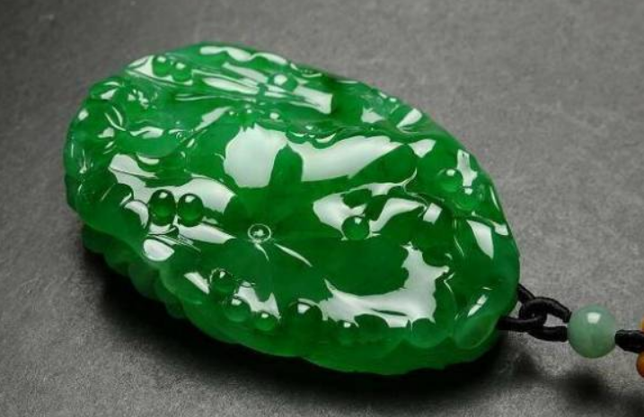 依沐翡翠 新人刚接触翡翠时，要注意哪些事情？这几点很重要