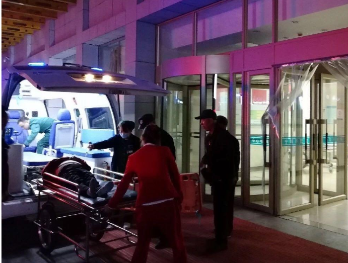 医生|男子确诊甲状腺结节，3月后病变离世，医生怒斥：常用“1暖”或等于自残